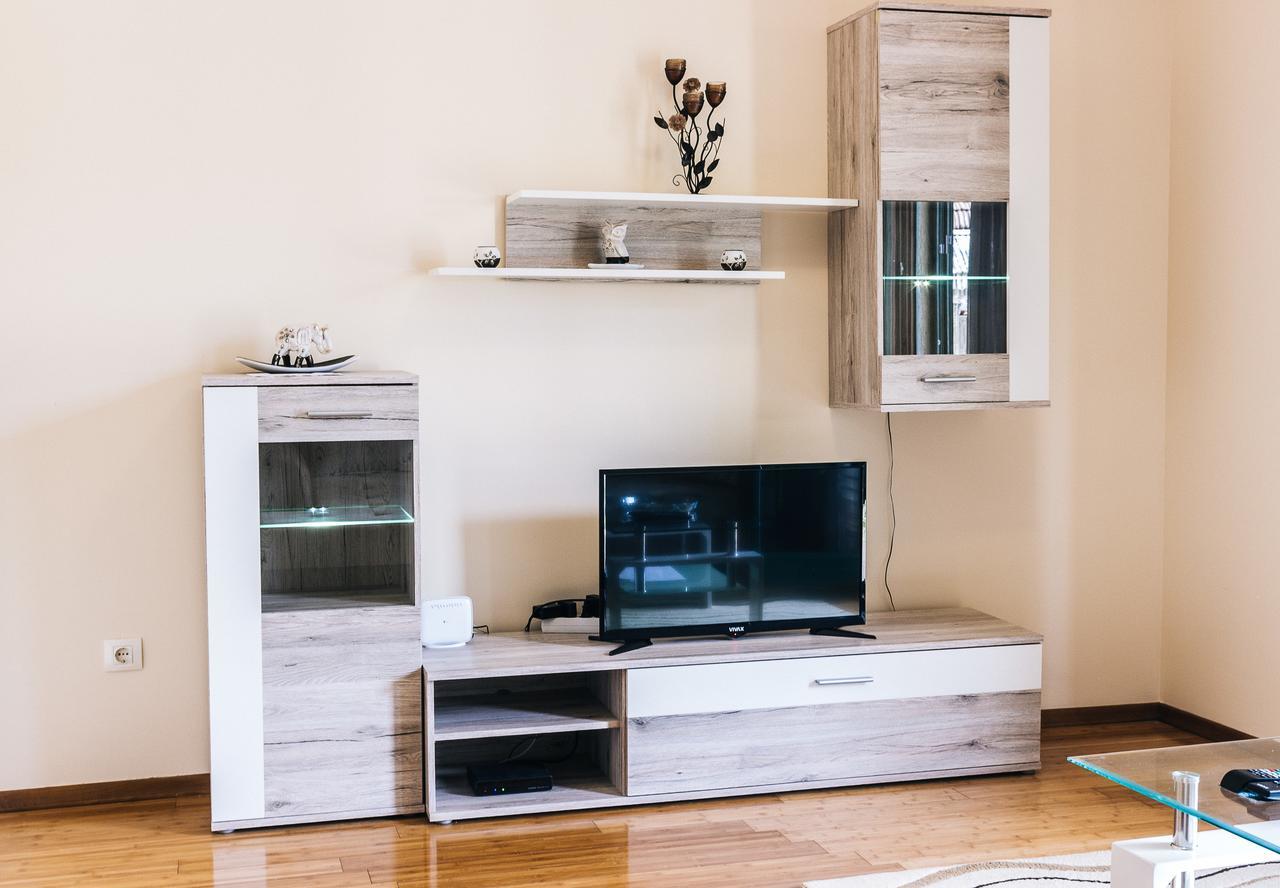 Roman Garden Apartment Рисан Экстерьер фото
